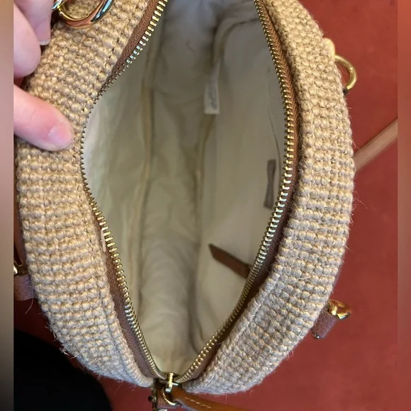 Chico’s Faux Shell Crossbody Circle Bag - Brand New with Tags NWT 10x10x3 - Picture 5 of 11